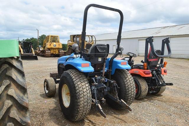Image of New Holland 1725 equipment image 1