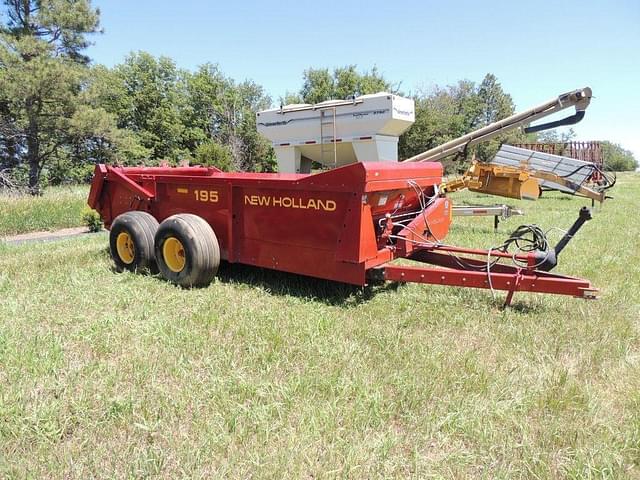 Image of New Holland 195 equipment image 2