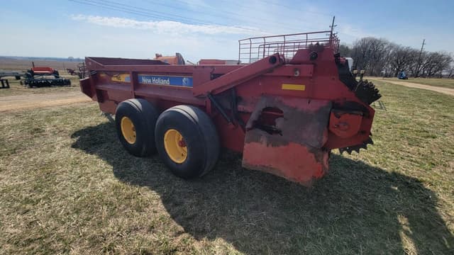 Image of New Holland 195 equipment image 4