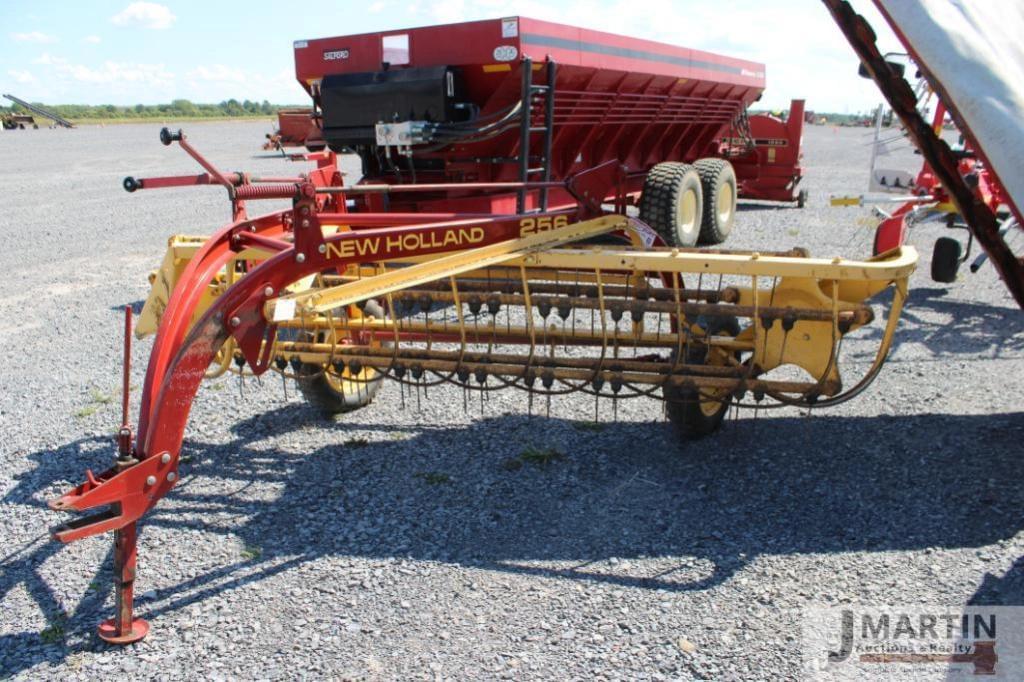 Image of New Holland 256 Primary image