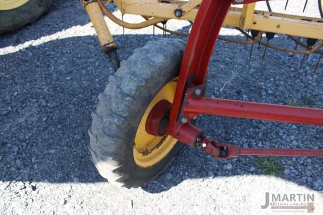 Image of New Holland 256 equipment image 4