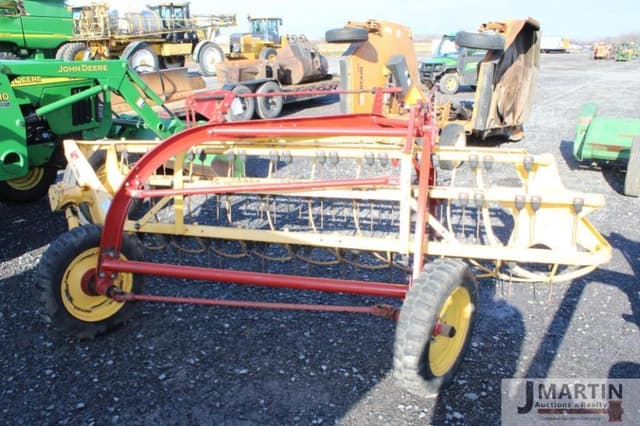 Image of New Holland 256 equipment image 2