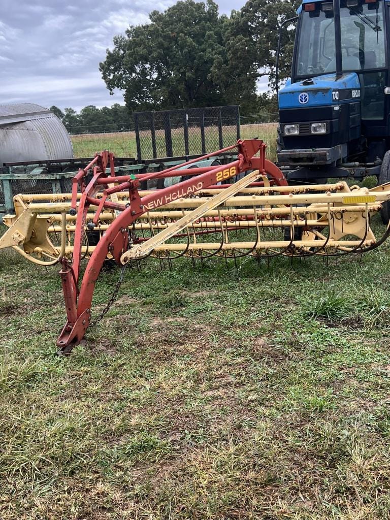 New Holland 256 Equipment Image0