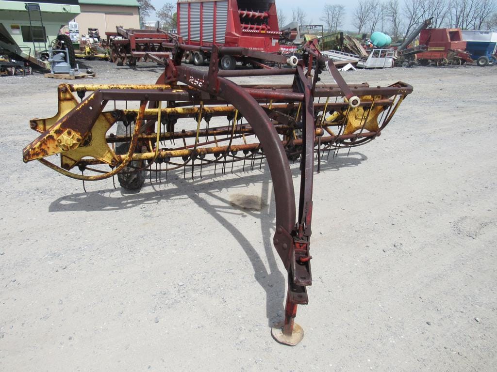 Main image New Holland 256