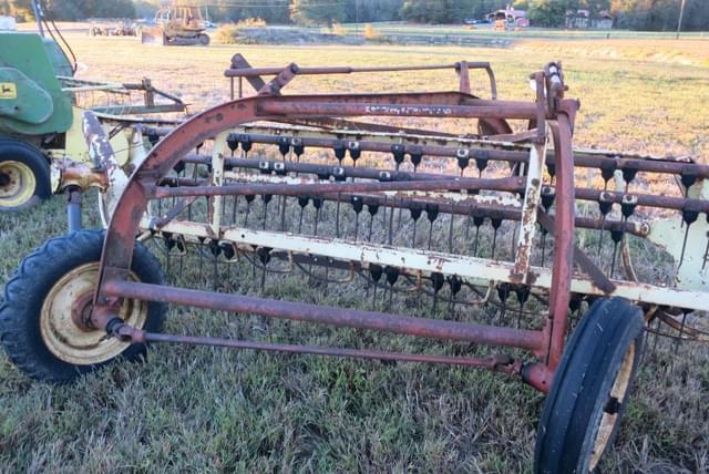 Image of New Holland 256 equipment image 4