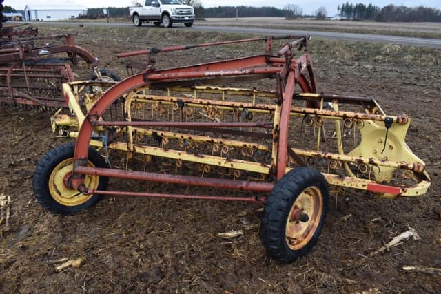 Image of New Holland 256 equipment image 2