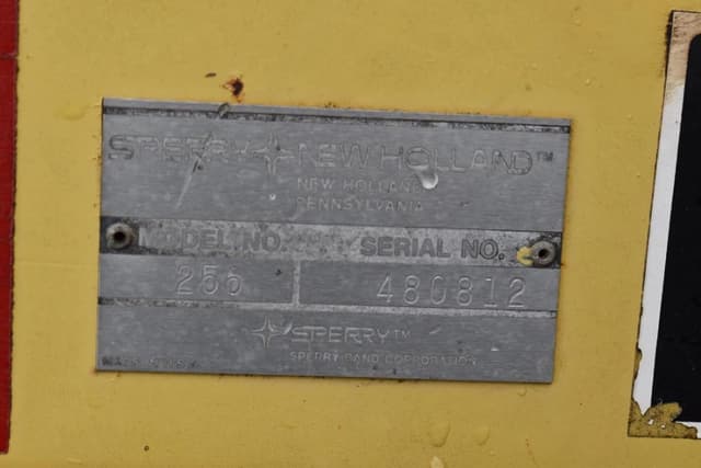 Image of New Holland 256 equipment image 4