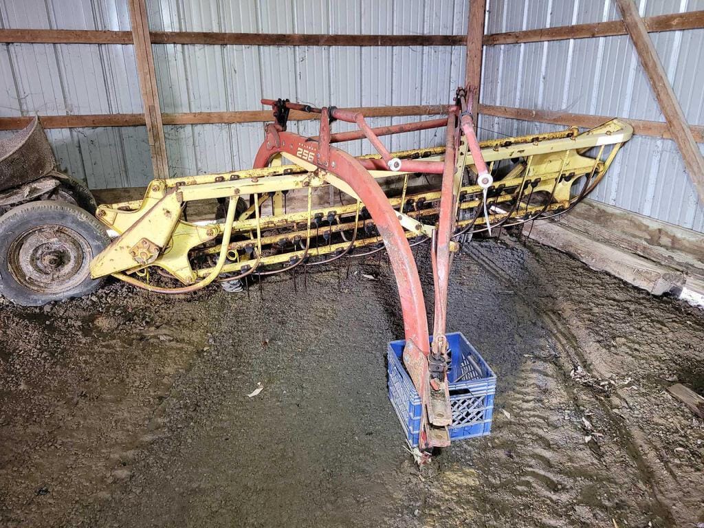 Main image New Holland 256