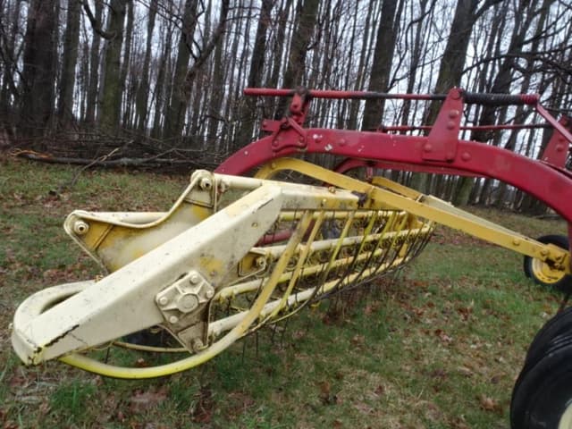 Image of New Holland 256 equipment image 2