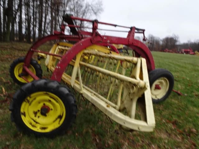 Image of New Holland 256 equipment image 3