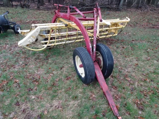 Image of New Holland 256 equipment image 1