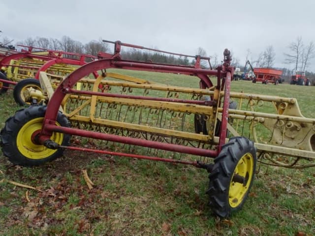 Image of New Holland 256 equipment image 4
