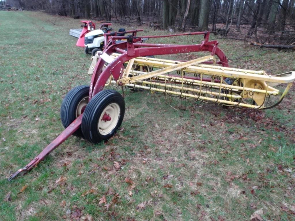 New Holland 256 Equipment Image0