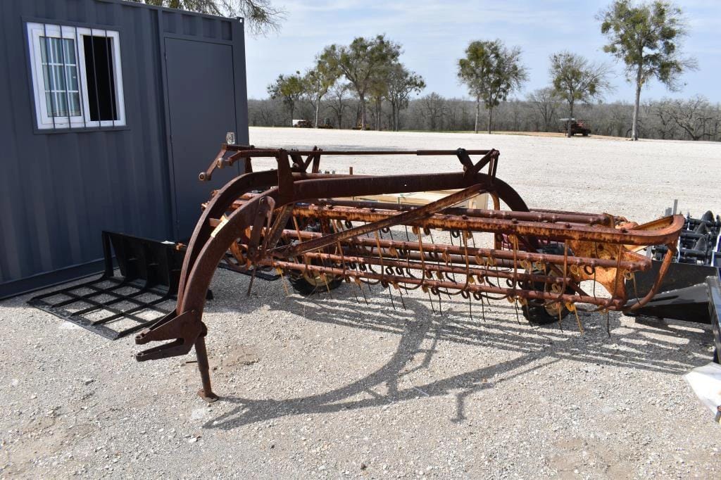 New Holland 258 Equipment Image0