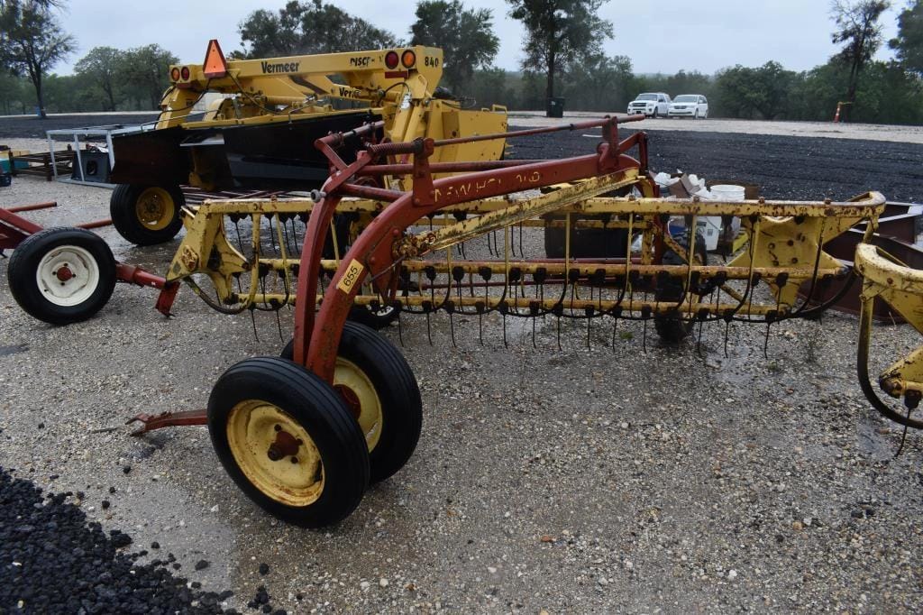 New Holland 258 Equipment Image0