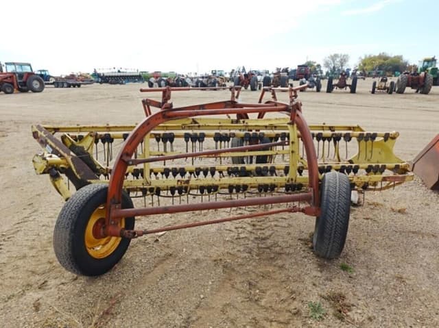 Image of New Holland 258 equipment image 2