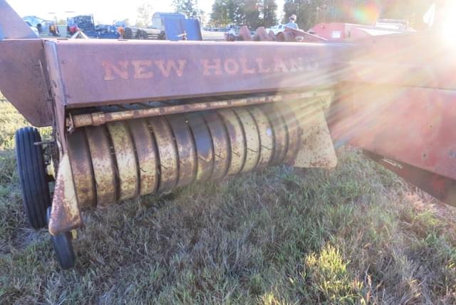 Image of New Holland 268 equipment image 3