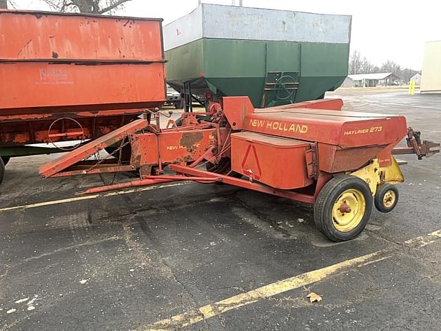 Image of New Holland Hayliner 273 equipment image 4