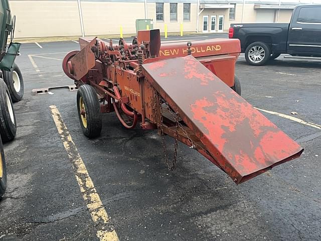 Image of New Holland Hayliner 273 equipment image 2