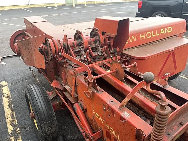 Image of New Holland Hayliner 273 equipment image 3