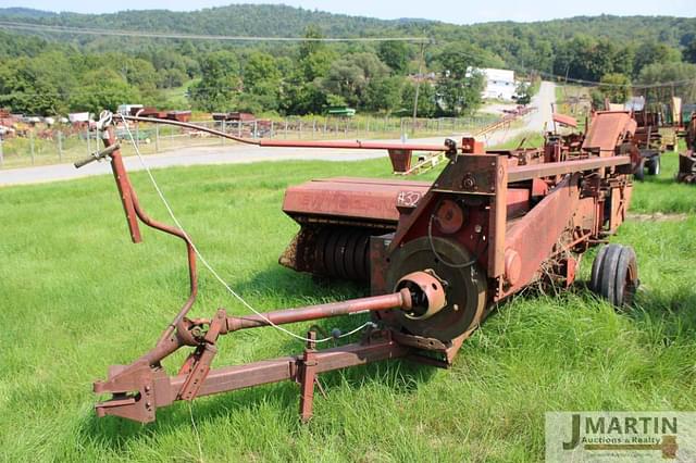 Image of New Holland 273 equipment image 1