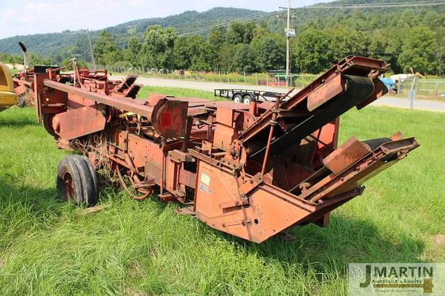 Image of New Holland 273 equipment image 2