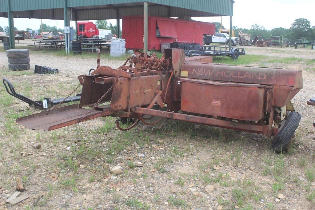 Image of New Holland Hayliner 273 Image 1