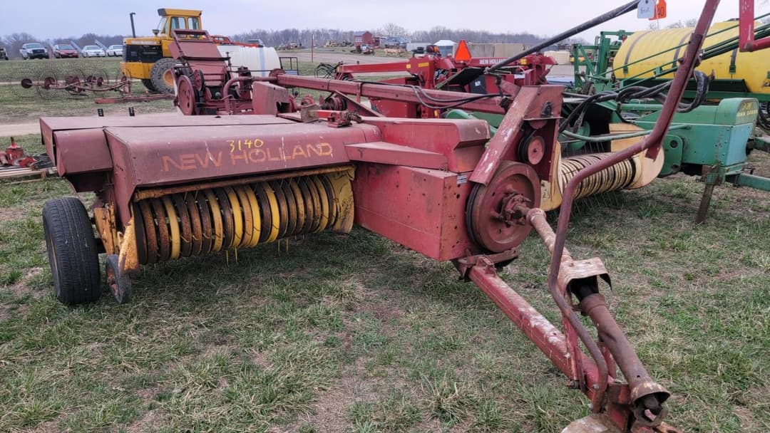 Image of New Holland 273 Image 1