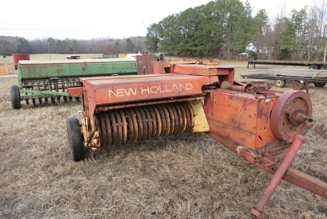 Image of New Holland 275 equipment image 1