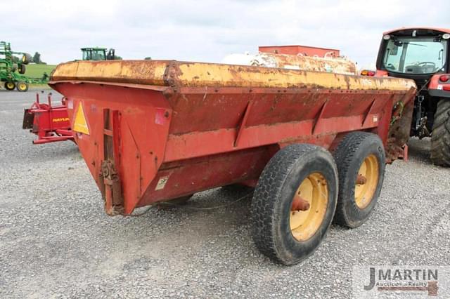 Image of New Holland 306 equipment image 2