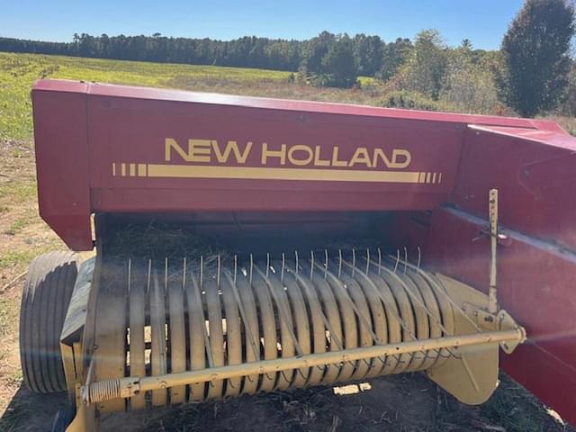 Image of New Holland 311 equipment image 2