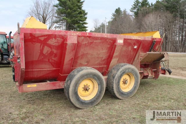 Image of New Holland 3114 equipment image 2