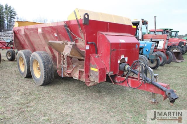 Image of New Holland 3114 equipment image 1