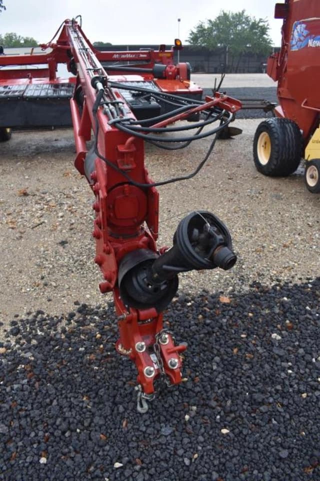 Image of New Holland 313 equipment image 2