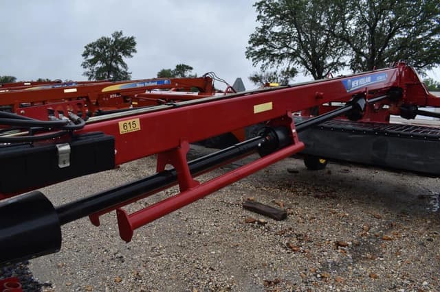 Image of New Holland 313 equipment image 4