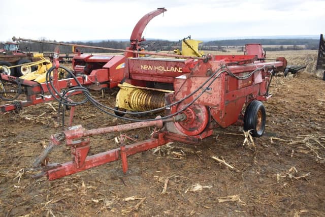 Image of New Holland Hayliner 315 equipment image 1