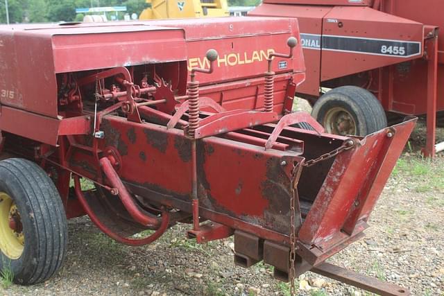 Image of New Holland Hayliner 315 equipment image 3