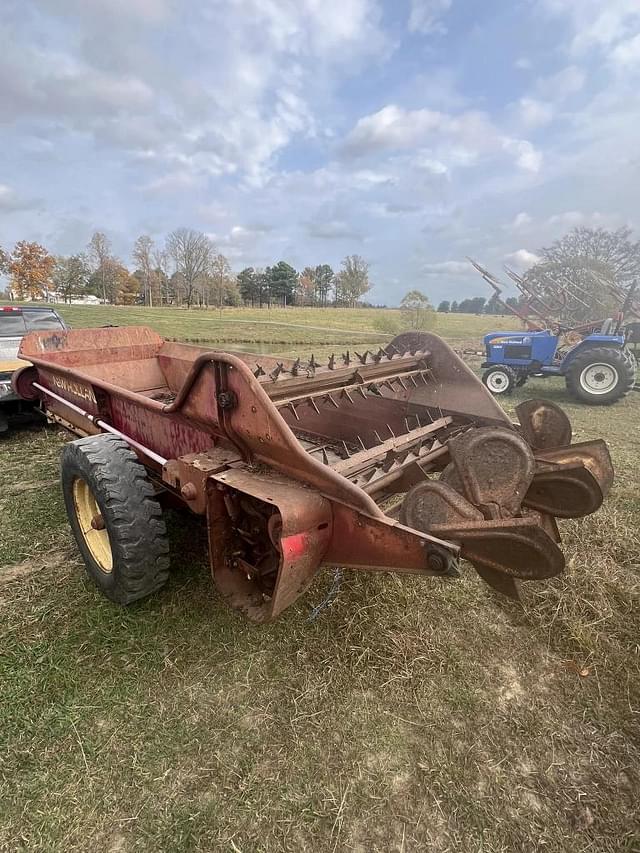 Image of New Holland 327 equipment image 1