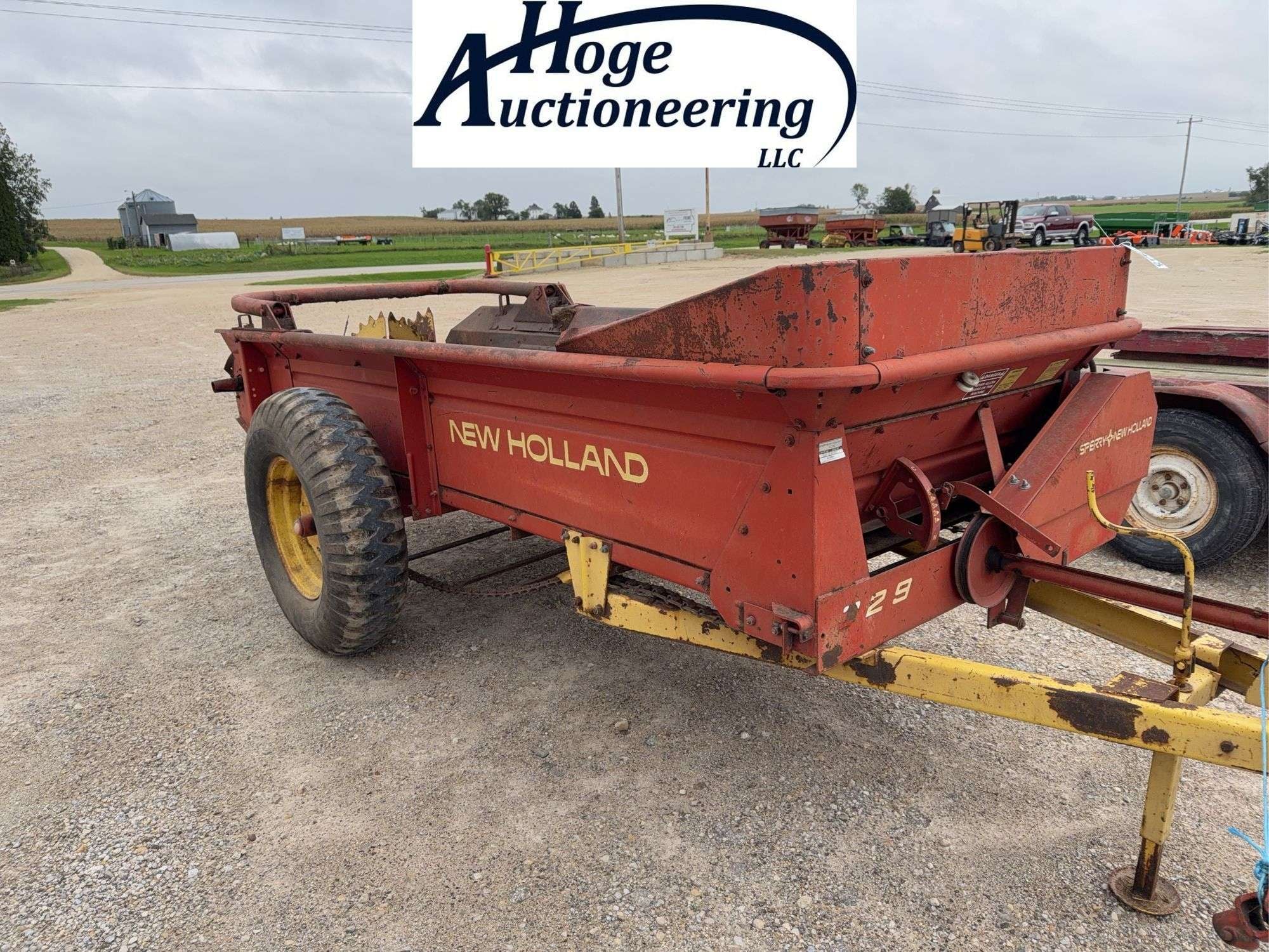 New Holland 329 Equipment Image0