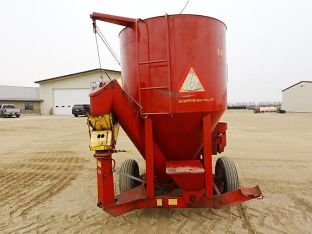 Image of New Holland 354 equipment image 3