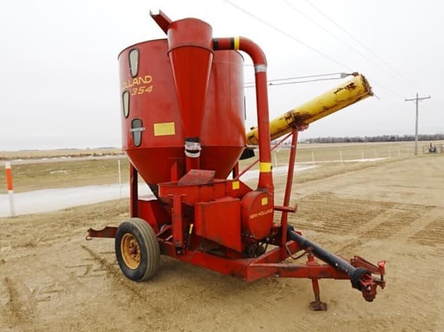 Image of New Holland 354 equipment image 1