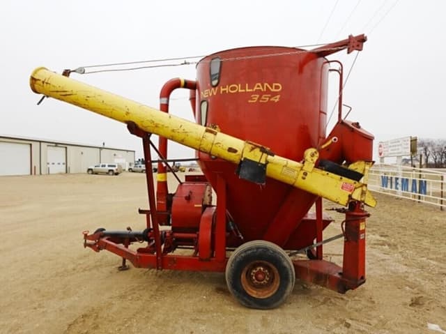 Image of New Holland 354 equipment image 4