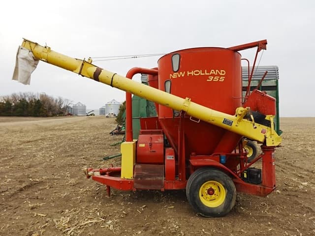 Image of New Holland 355 equipment image 1