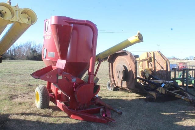 Image of New Holland 355 equipment image 3