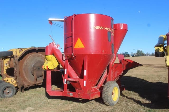 Image of New Holland 355 equipment image 2