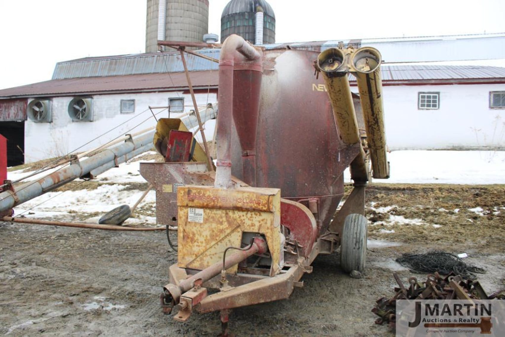 New Holland 358 Equipment Image0