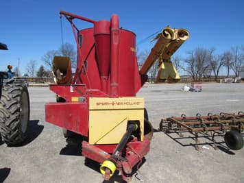 Main image New Holland 358