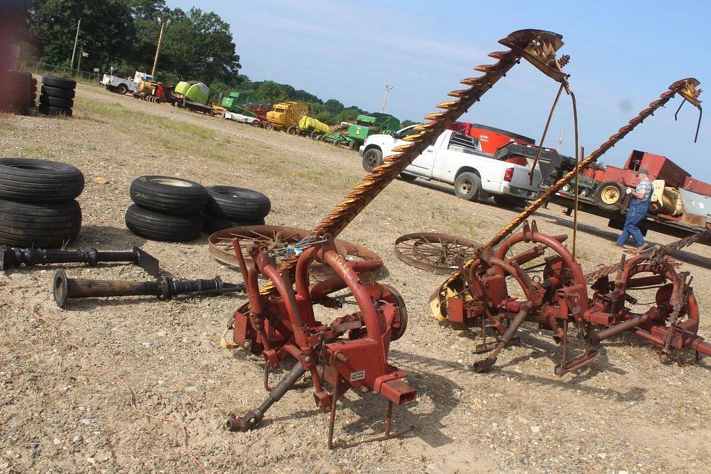 Image of New Holland 451 Image 0