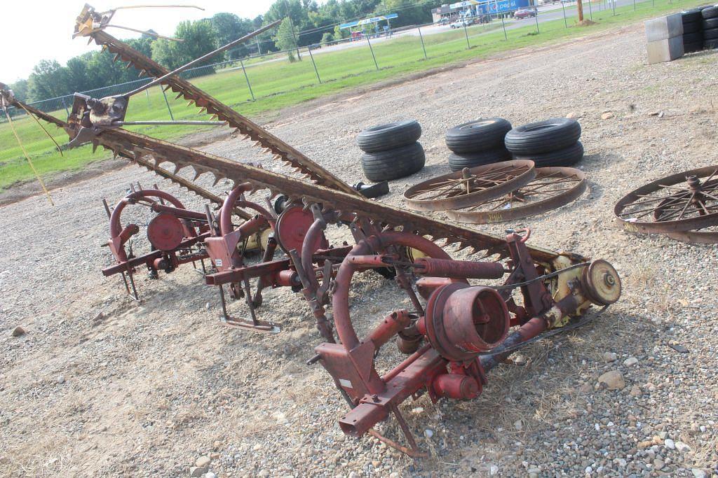 Image of New Holland 451 Image 0