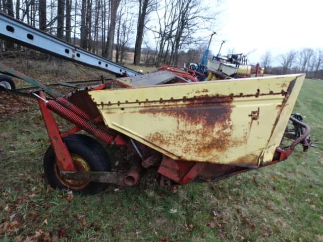 Image of New Holland 479 equipment image 2